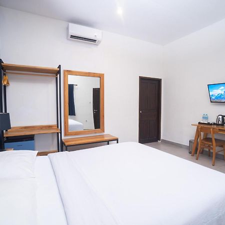 La Casa Jogja Hotel Kejayan Bagian luar foto
